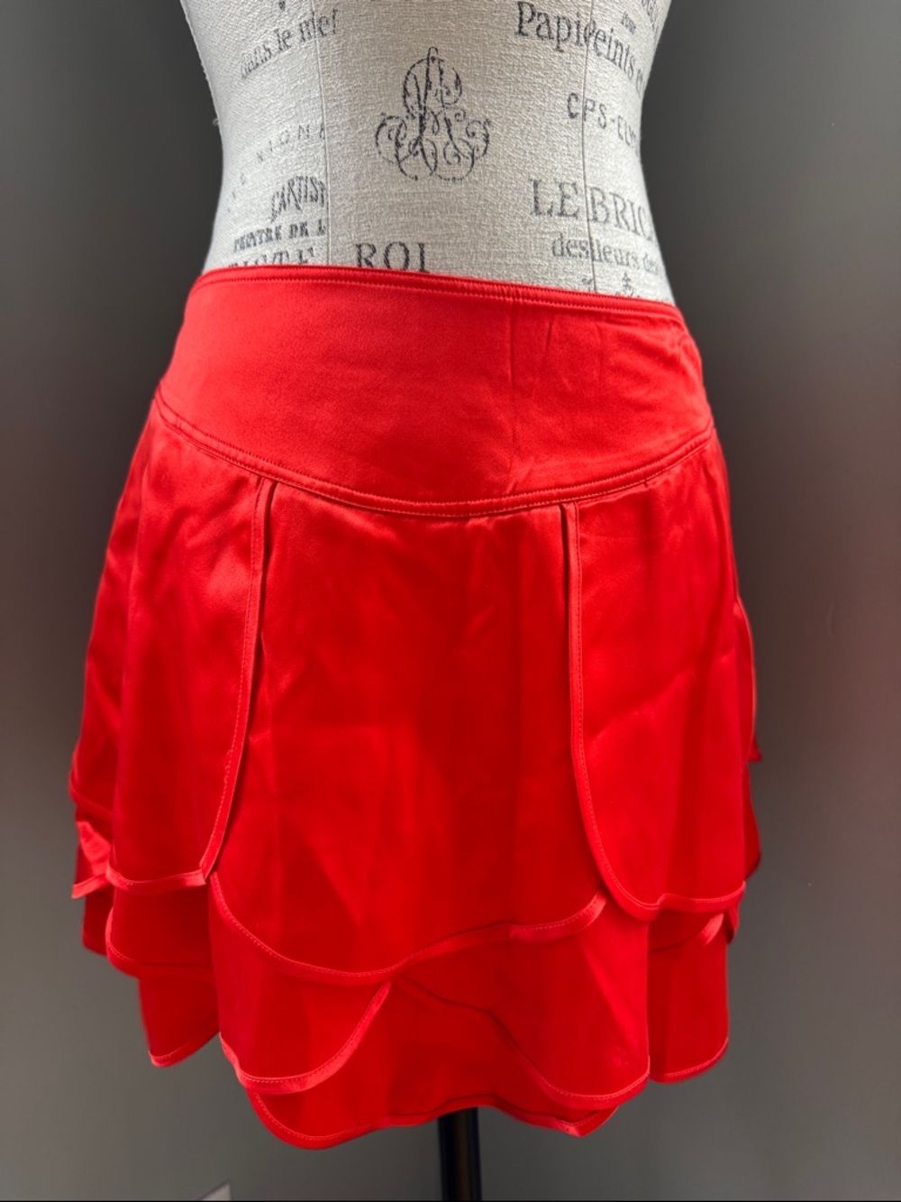 Armani Exchange red silk petal mini skirt EUC size 6